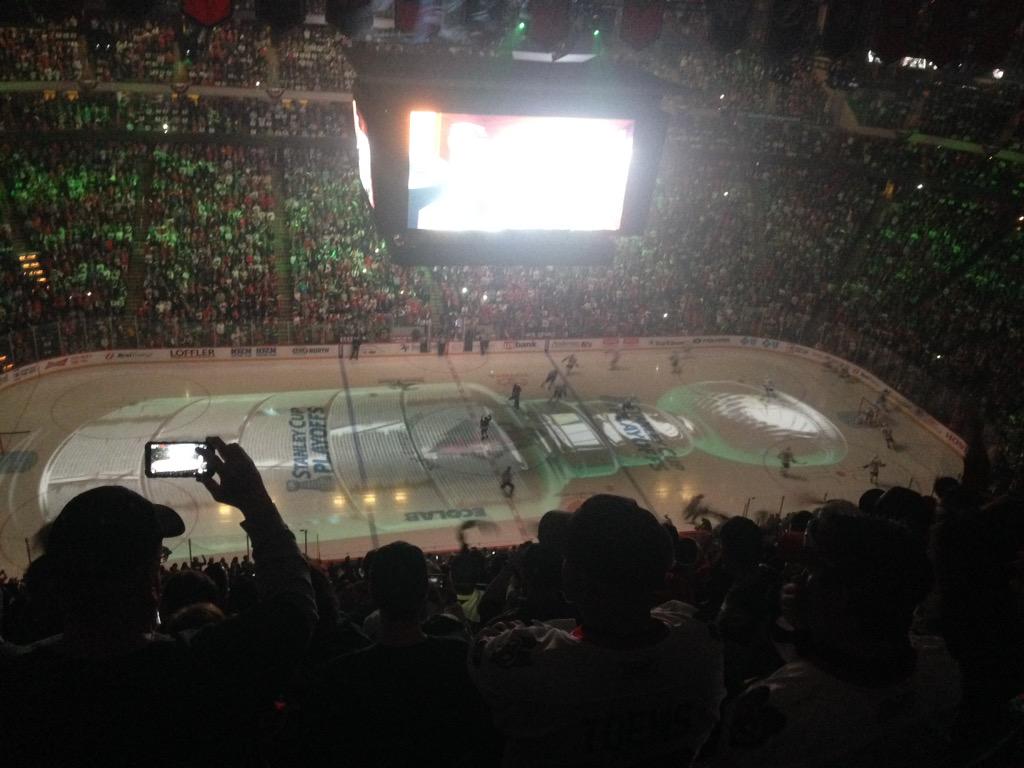Aetrude's tweet photo. @NHLBlackhawks Game 4 Blackhawks vs. Wild. Sweep! #BecauseItsTheCup #HAWKSWIN #CHIvsMIN #Blackhawks http://t.co/N6JgUcHYRf