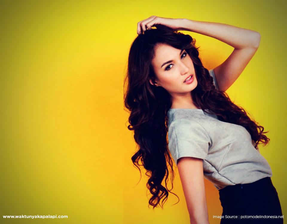 kapalapi_id's tweet photo. Dan di hari ini Nadine Chandrawinata berulang tahun. Lbh suka @nadinelist pas jd Puteri Indonesia atau pas jd aktris? http://t.co/vWfF4rSbln