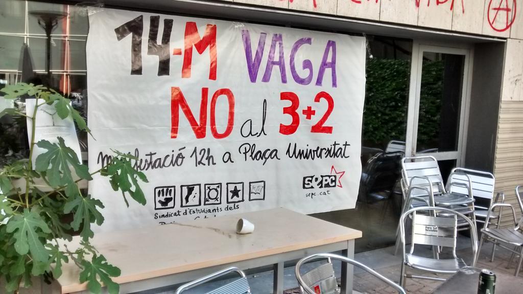 14-M VAGA! No al 3+2 <a href="/cupeducacio/">CUP Educació</a> <a href="/ArranBarcelona/">Arran Barcelonès</a> <a href="/ArranP9/">Arran del Poblenou🃏</a> <a href="/DesUBedients/">DesUBedients</a> <a href="/Endavant_Bcn/">Endavant Barcelonès</a> <a href="/Endavant_OSAN/">Endavant OSAN</a> <a href="/SEPC_nacional/">SEPC</a>