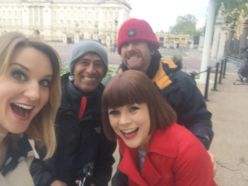 kyliepentelow's tweet photo. Top team at Buckingham Palace for @GMB. Will be talking #GE2015 shortly http://t.co/jmnVc3Rr0b