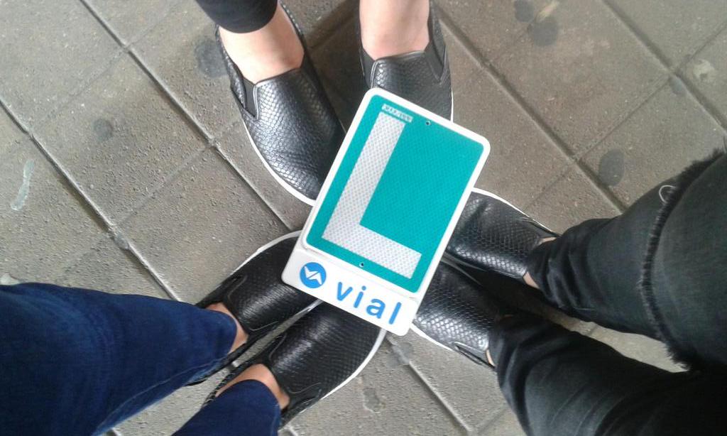 eva_vial's tweet photo. AUTOESCUELA VIAL, informate TEORICO EN 15 DIAS!!! pasa e informate!!! http://t.co/UVZuzAHAlL