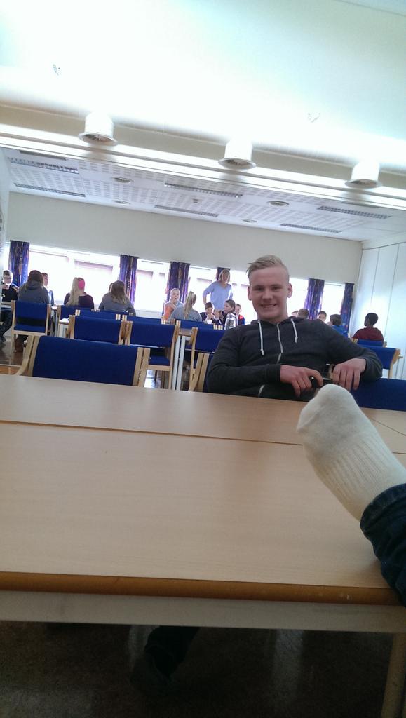 andy90910's tweet photo. Små rips i kantinå #kom litt i bukså http://t.co/tNrN1gD6ZU