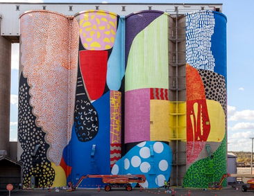 Grolschza's tweet photo. Check out these giant grain silos with murals in Australia: http://t.co/GSpry62Bqw #ChooseInteresting http://t.co/K1DzoKLhjX