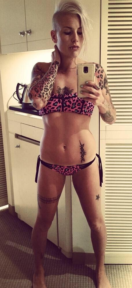 NoClassRowdyBec's tweet photo. Save it and weep boys #UFCAdelaide http://t.co/t10TkyFrrk