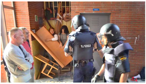 17jordani's tweet photo. #VotaPP y te aseguramos que ayudaremos a los bancos a desahuciar a las personas http://t.co/rwGqtHWlBC