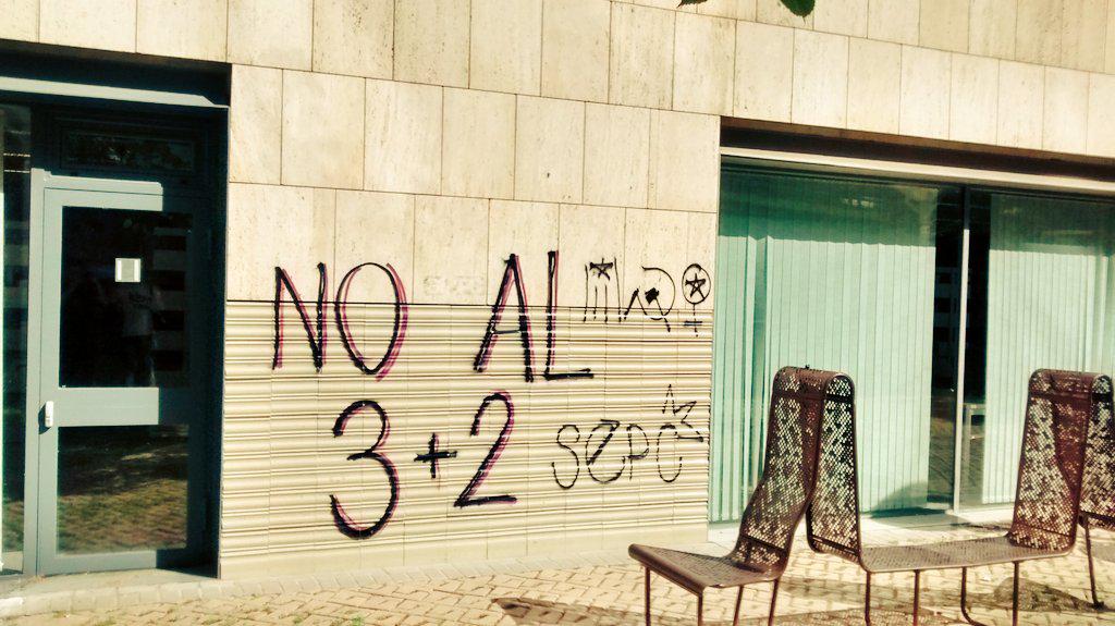 NO al 3+2! NO a l'elitització! <a href="/SEPC_UBRaval/">SEPC UB-Raval</a> <a href="/Endavant_Bcn/">Endavant Barcelonès</a> <a href="/cupnacional/">CUP Països Catalans</a> <a href="/ArranBarcelona/">Arran Barcelonès</a>