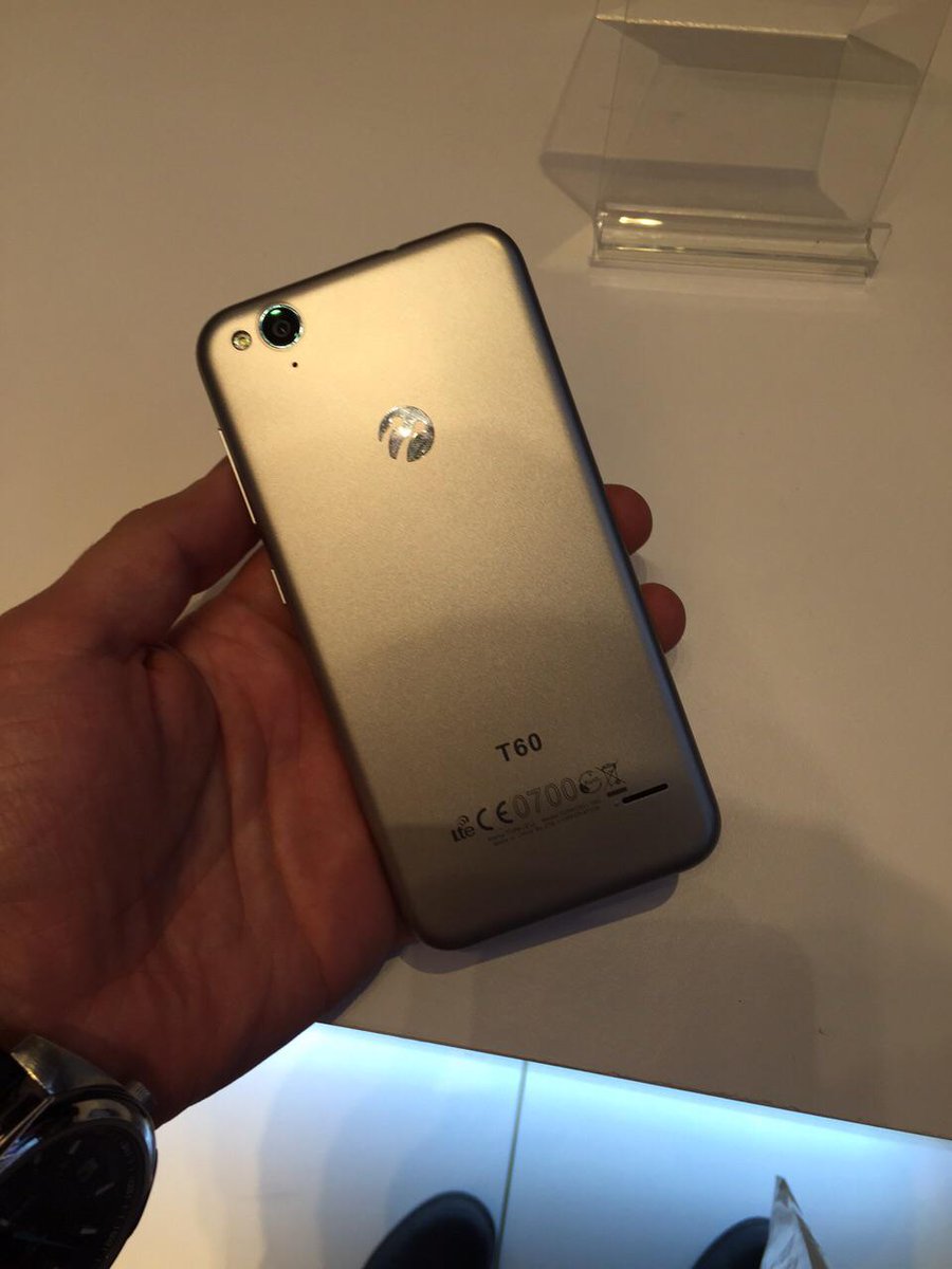 StuffTR's tweet photo. Turkcell'in yeni akıllı telefonu #turkcellT60'a ilk bakış. Detaylar az sonra http://t.co/27YeRv3qsS'de http://t.co/cTxaicoRSR