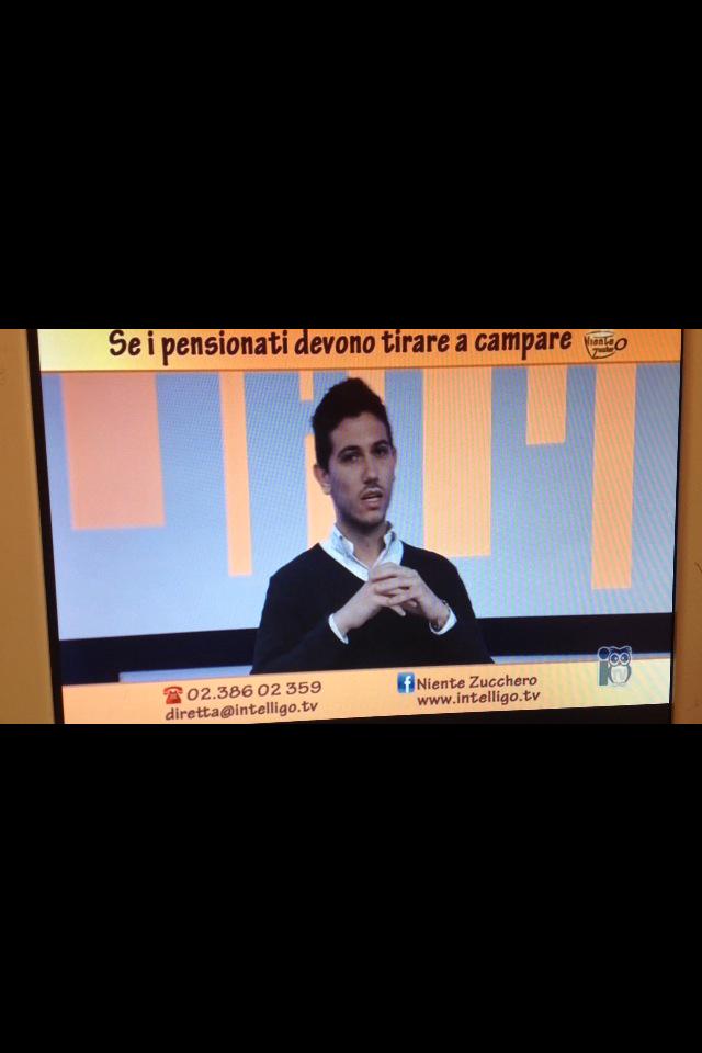 Ora in diretta a #intelligotv il coord dei giovani di #forzaitalia #como <a href="/Pep_Cangialosi/">Giuseppe Cangialosi</a> <a href="/msgelmini/">Mariastella Gelmini</a>