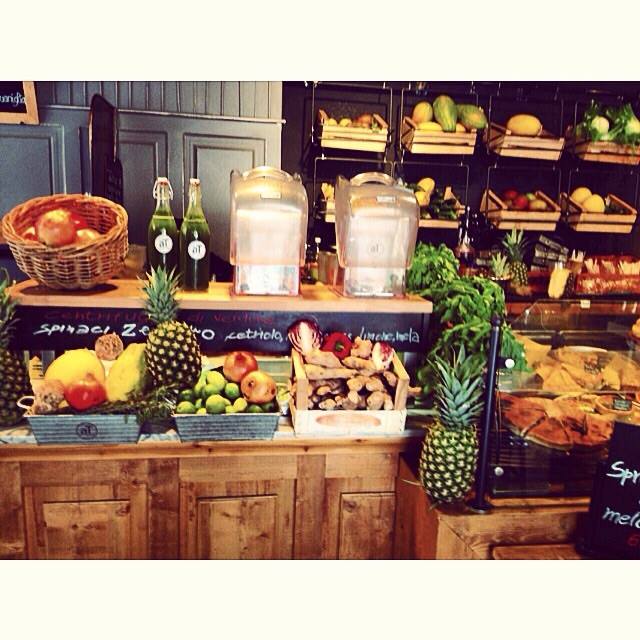 aT_restaurant's tweet photo. #Frutta e #Verdura da #aTrestaurant hai solo l'imbarazzo della scelta! 
#atactivenaturaleating #fresh #healthy http://t.co/6NKTDQvYZl