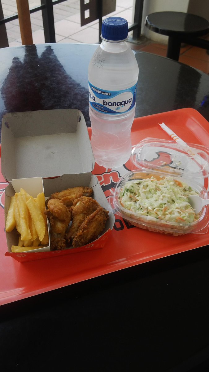 SkinnyMeAlive's tweet photo. It's a friday, here's my cheat meal.. I deserve it, seriously craved HOT wings!! Lol http://t.co/6CZGxY7SYl