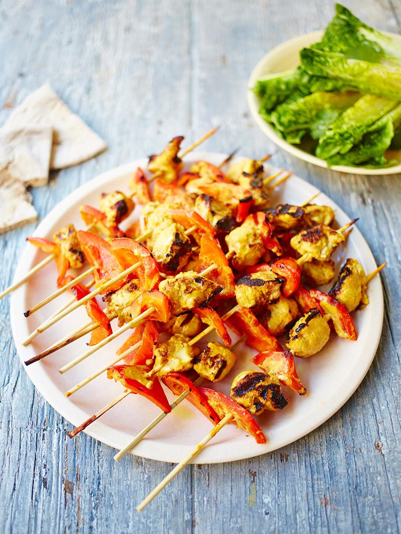 jamieoliver's tweet image. #Recipeoftheday super simple chargrilled chicken kebabs, a new recipe for #FoodRevolutionDay jamieol.com/4DZnNv