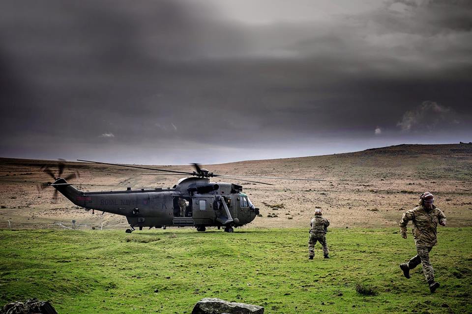 OfficialTenTors's tweet photo. Essential supplies and personnel being dropped at checkpoints #tentors http://t.co/xj7KaoShxD