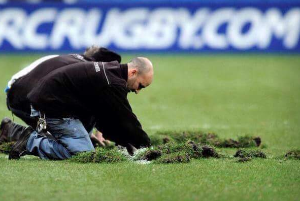 ODDSbible's tweet photo. They're still looking for Boateng... http://t.co/P6X45UnYgy