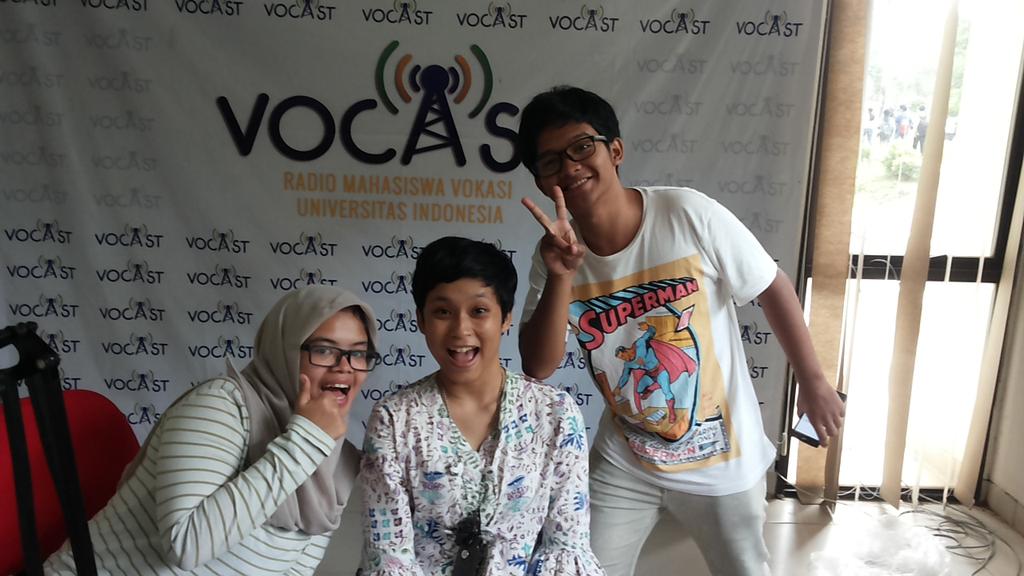 VocastRadioUI's tweet photo. Waktunya #Incast barengan @IntanAufa & @emogibran dan ada @INDRASWP jauh-jauh dari fib. Yuk merapat! http://t.co/QwZhRCvSVo