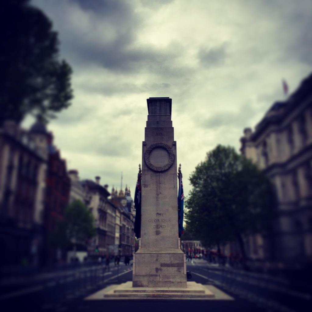 thehistoryguy's tweet image. Whitehall closed. The nation's eyes will be on The Cenotaph at 3. 70yrs since Churchill's speech on VE Day
#VEDay70