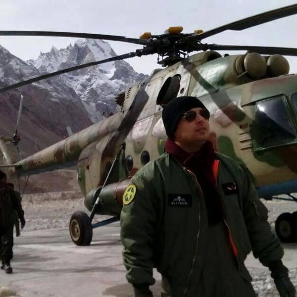 pakarmysms021's tweet photo. Major Faisal Wasim and Major Altamash embraced Shahadat in helicopter crash at Naltar Gilgit. 

Rest in peace http://t.co/UxRVgs7Ehh