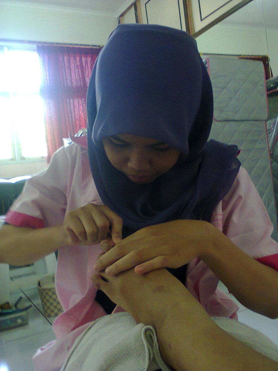 sitisukesi's tweet photo. praktek http://t.co/x6RT4qoSnI