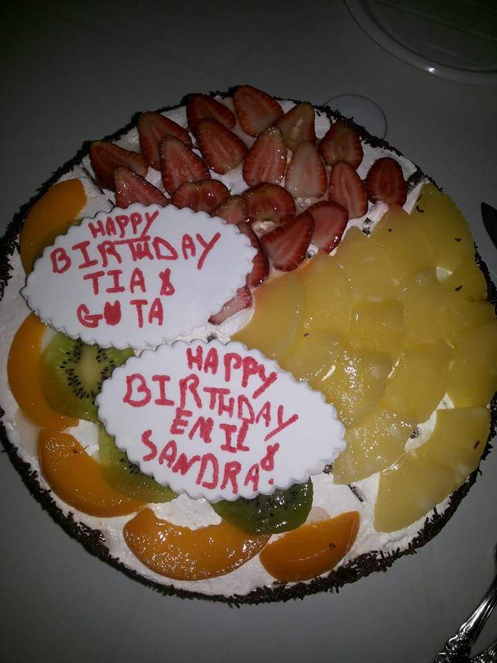 Happy Birthday Tia w Gita w Emile w Sandra w Janette w Jad w Samir w Michelle w Camil heik heik jeybin el cake 