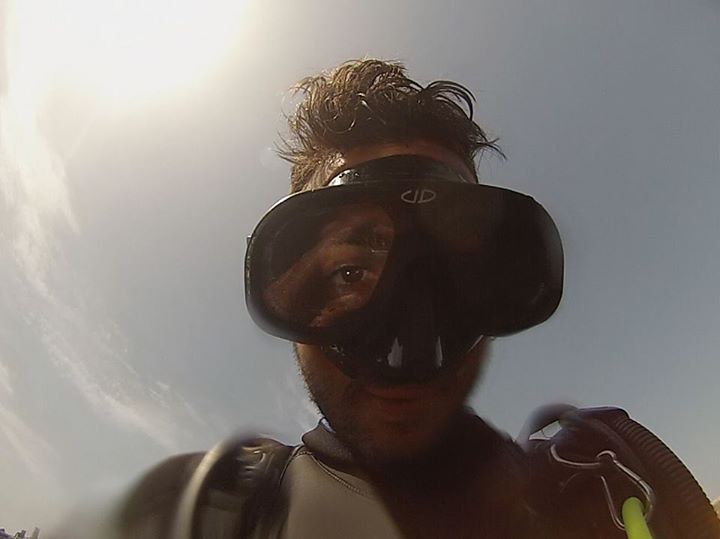 AegeanDivers's tweet photo. How do I turn the camera off?!?! #gopro #summer #scuba #santorini #aegeandivers #greece #fun #diving #hellas http://t.co/bb3dKNxmmT