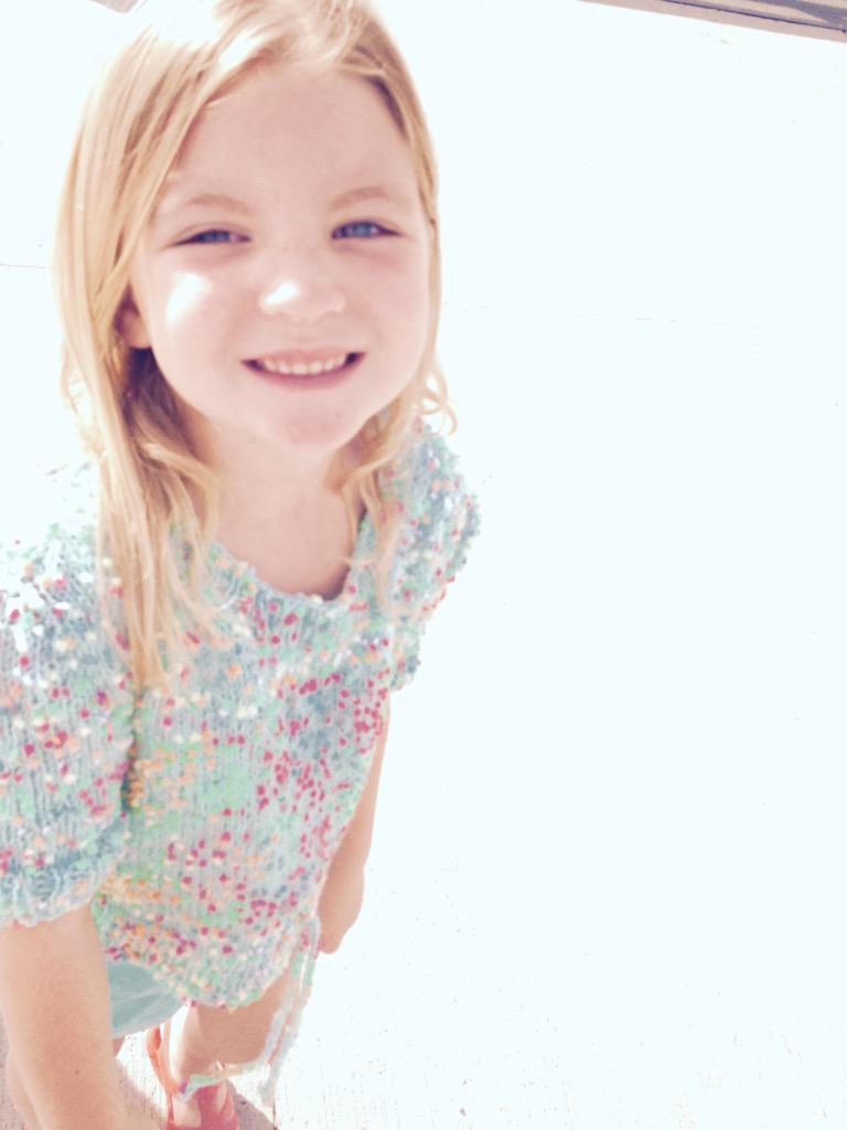 101_empty's tweet image. I determine my successes every day, by the smile on my daughters face.