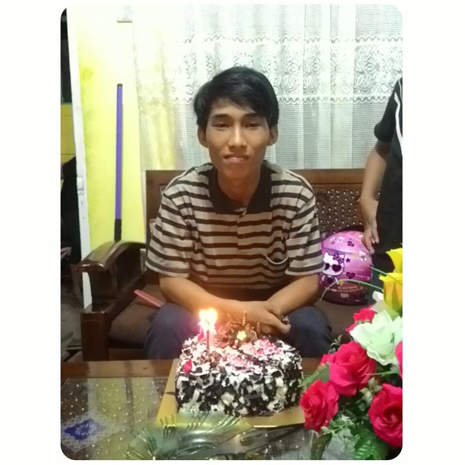 nova_lissa's tweet photo. Ulang tahun pacar :*{} http://t.co/XNzUHUDA2k
