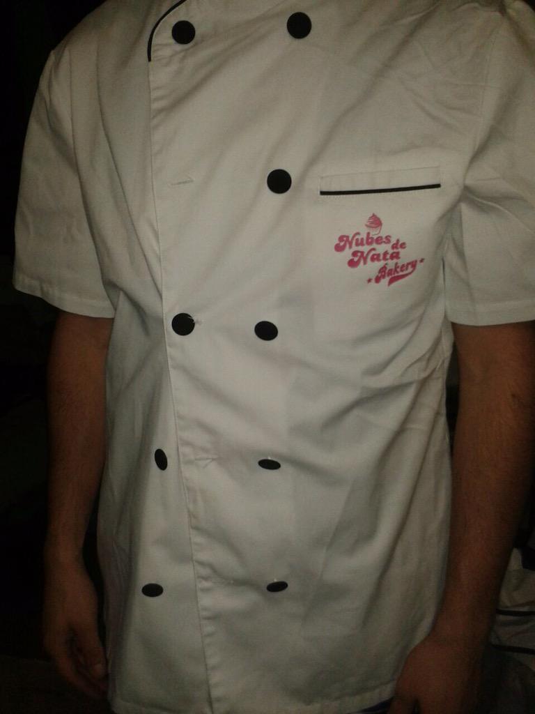 TheLowCloth's tweet photo. Trabajos dulces. #Pasteleria #Uniforme #Personalizado http://t.co/5LZLzmIXtj