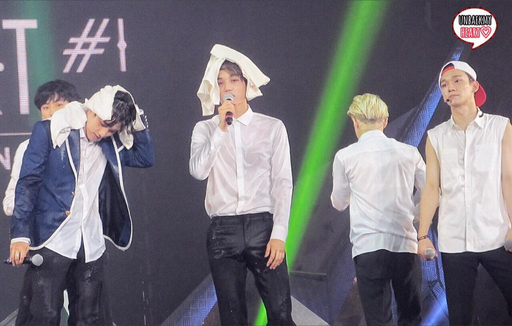 unbaekmyheart's tweet photo. [HQ] 140823 The Lost Planet in Singapore - EXO Kai &amp; Baekhyun Ice Bucket Challenge #2 with Chanyeol &amp; Luhan http://t.co/fC8rbDE9TJ