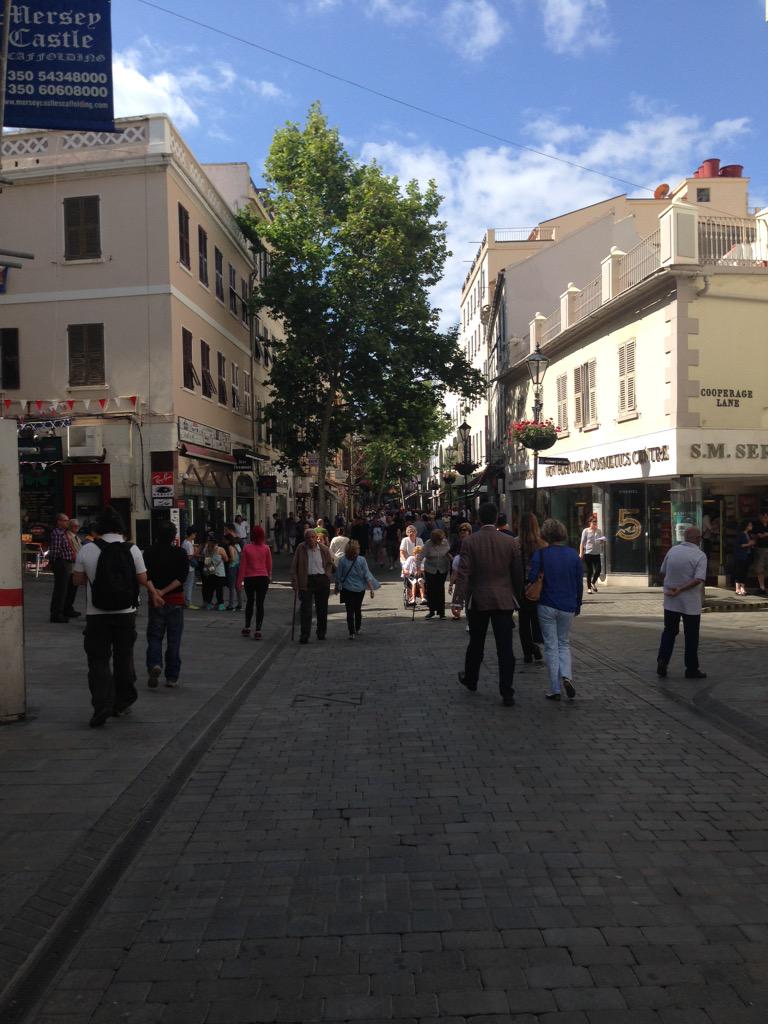 bagshaw2112's tweet photo. Busy busy Gibraltar today. Must be the busiest outdoor mall in Europe..@gibraltar_hour #ffglobal http://t.co/xwiggPXR8D