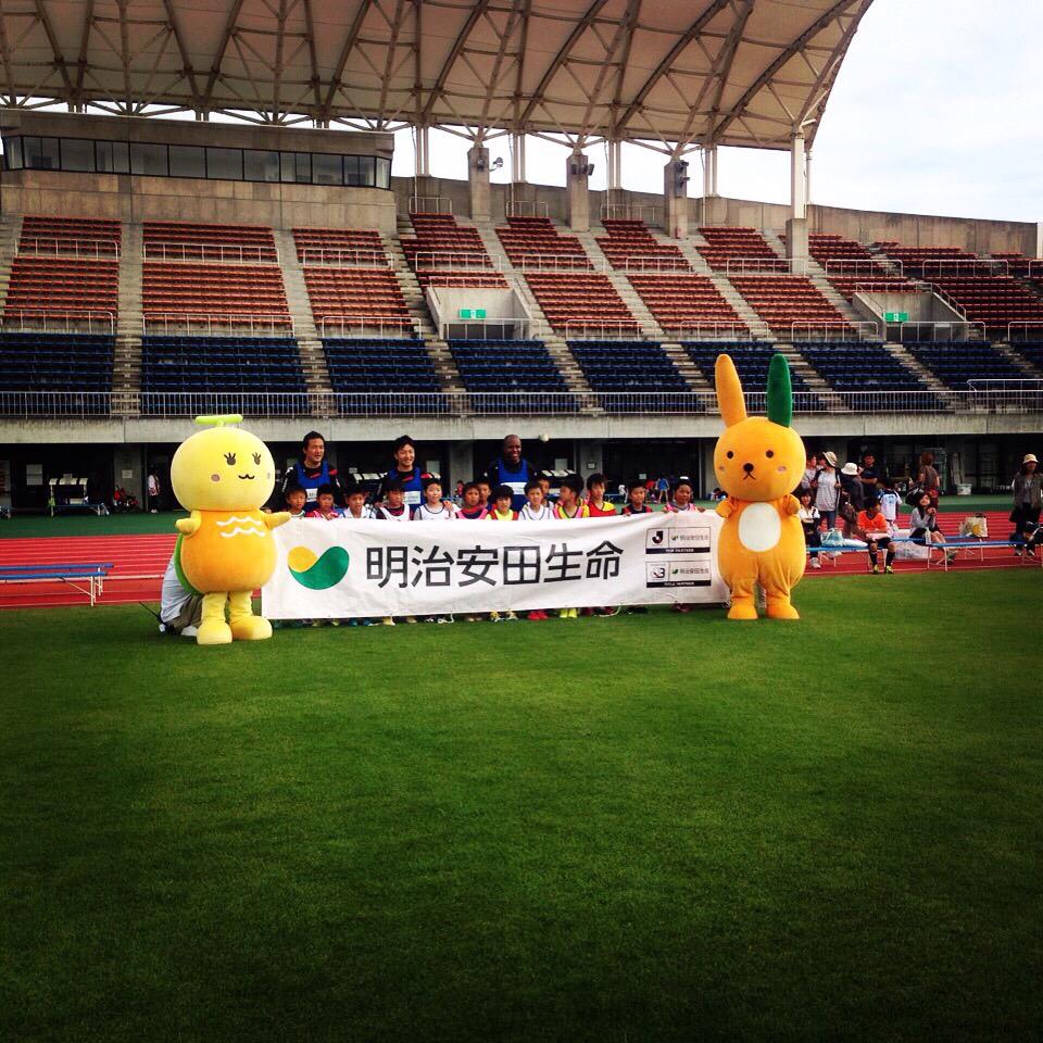 ট ইট র 北海道コンサドーレ札幌公式 明日はくまモンだけでなく 明治安田生命様の公式キャラクターうさりん かめろんも登場 明治安田生命 ブースに遊びに来てね コンサドーレは15年 沢山のキャラクターが遊びに来てくれていますね笑 Consadole Http T