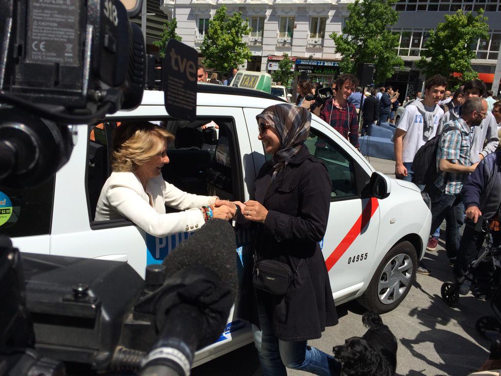 ppmadrid's tweet photo. Yo la conocí en un taxi! 🚕 http://t.co/fkeEXHhsYM