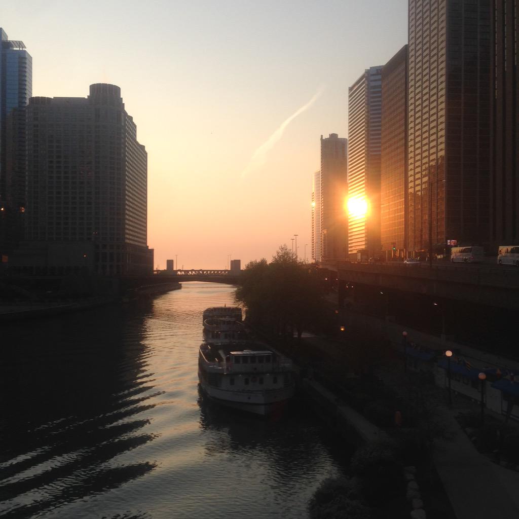 ArkansasMC's tweet photo. We've been in Chicago for the past week and it has been wonderful! Tiring because of work, but a wonderful job! http://t.co/FTBBDXe0fA