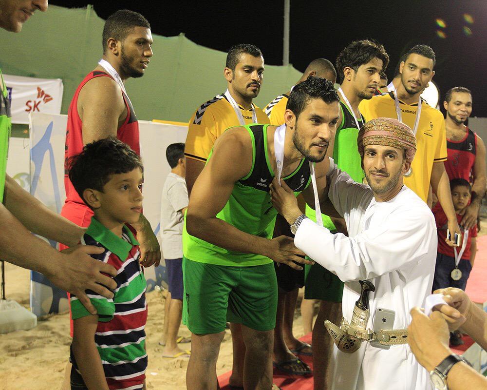 alsalmiibrahim's tweet photo. هذا الرجل يستحق كل الشكر على ما يبذله من جهد في دعم كرة اليد، ونبارك لشباب المنتخب وله هذا الإنجاز
#عمان_تبتسم http://t.co/LIlzWc4JY5