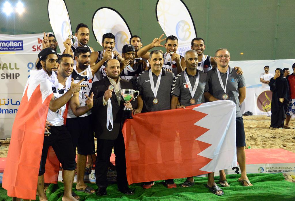 sultanalhosni1's tweet photo. المنتخب البحرين يحقق المركز الثالث اسيويا ويتأهل لبطولة كأس العالم لليد الشاطئية
مبارك للأشقاء البحرينيين
#عمان_تبتسم http://t.co/eYHODTVQAs