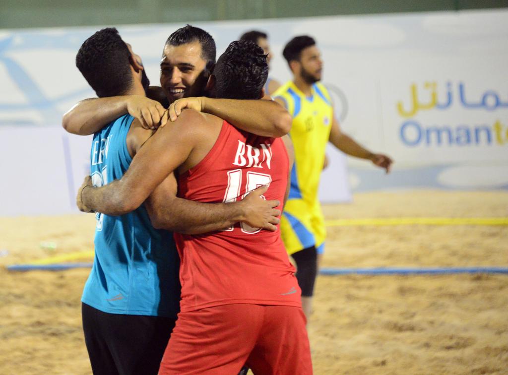 sultanalhosni1's tweet photo. المنتخب البحرين يحقق المركز الثالث اسيويا ويتأهل لبطولة كأس العالم لليد الشاطئية
مبارك للأشقاء البحرينيين
#عمان_تبتسم http://t.co/eYHODTVQAs