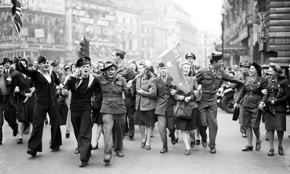 Фото года войны победа. Ликование Победы 1945. Победа 9 мая 1945. Конец второй мировой войны. Май 1945.