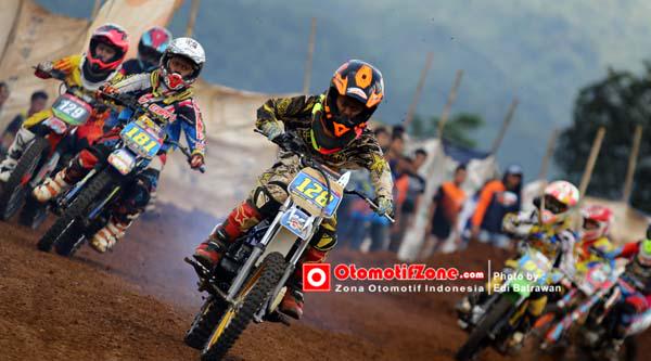 IchottOnyon's tweet photo. Final Norifumi Jmr Segitiga Baja @sirkuit erbehex-pagerageung-tasikmalaya 2-3 mei 2015 http://t.co/1odvwfhhVl
