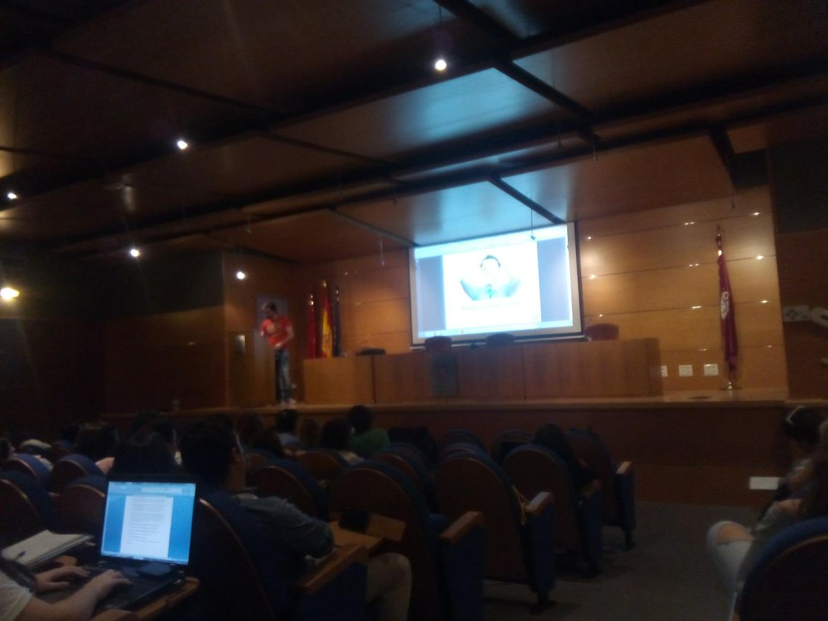 A_Llorente's tweet photo. @nieves_orhu muy útil la conferencia sobre emprendimiento de @kilianbarrera #ActivateMadrid http://t.co/H6Xh4nMvuq