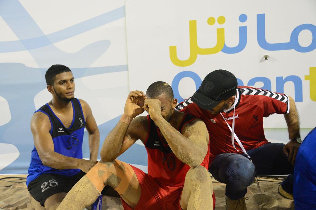 sultanalhosni1's tweet photo. انا لله وانا اليه راجعون 
خالص التعازي والمواساة للأخ أسعد الحسني لاعب منتخبنا الوطني لكرة اليد لوفاة والده اليوم. http://t.co/tdR4g8V26u
