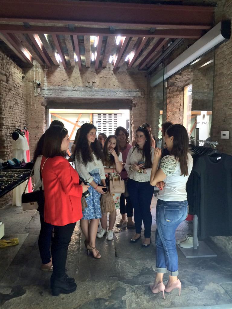mariafrances's tweet photo. @RokoOficial la primera sorpresa de uno de los #bloguertour @GRestademoda #GRestademoda http://t.co/AyVmL9Bb6j