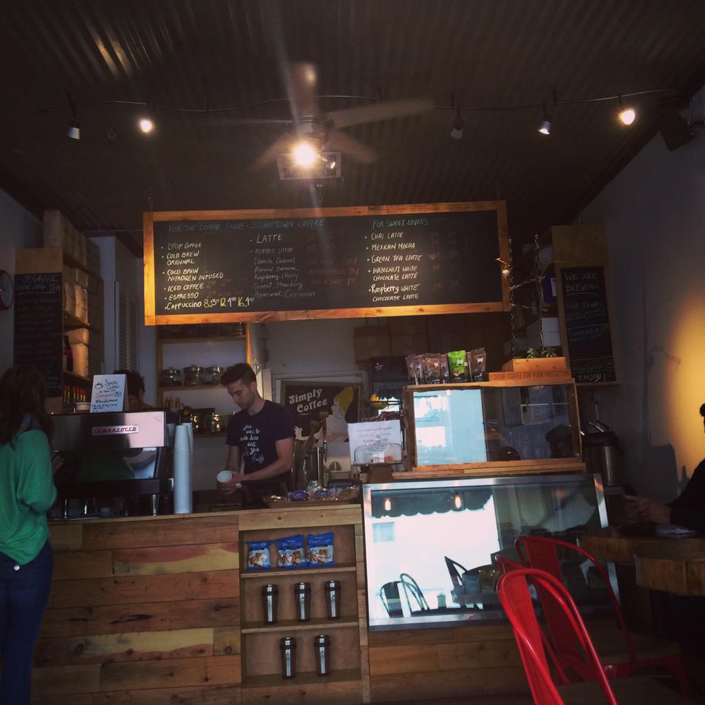 nataliehoovervo's tweet image. Coffee date with my bestie @rinachan #fridayfuntimes #coffeeisfriendship