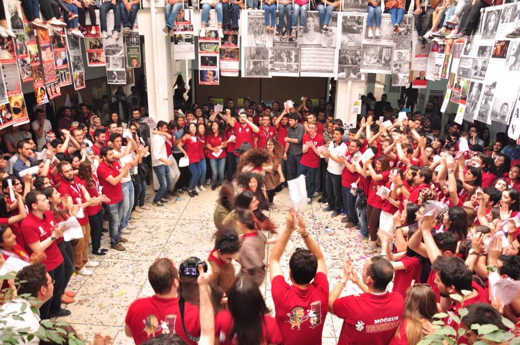 Tahsildar2015's tweet photo. Dans koreografimizden kareler #inekbayramı2015 http://t.co/JmYRkq7fDt