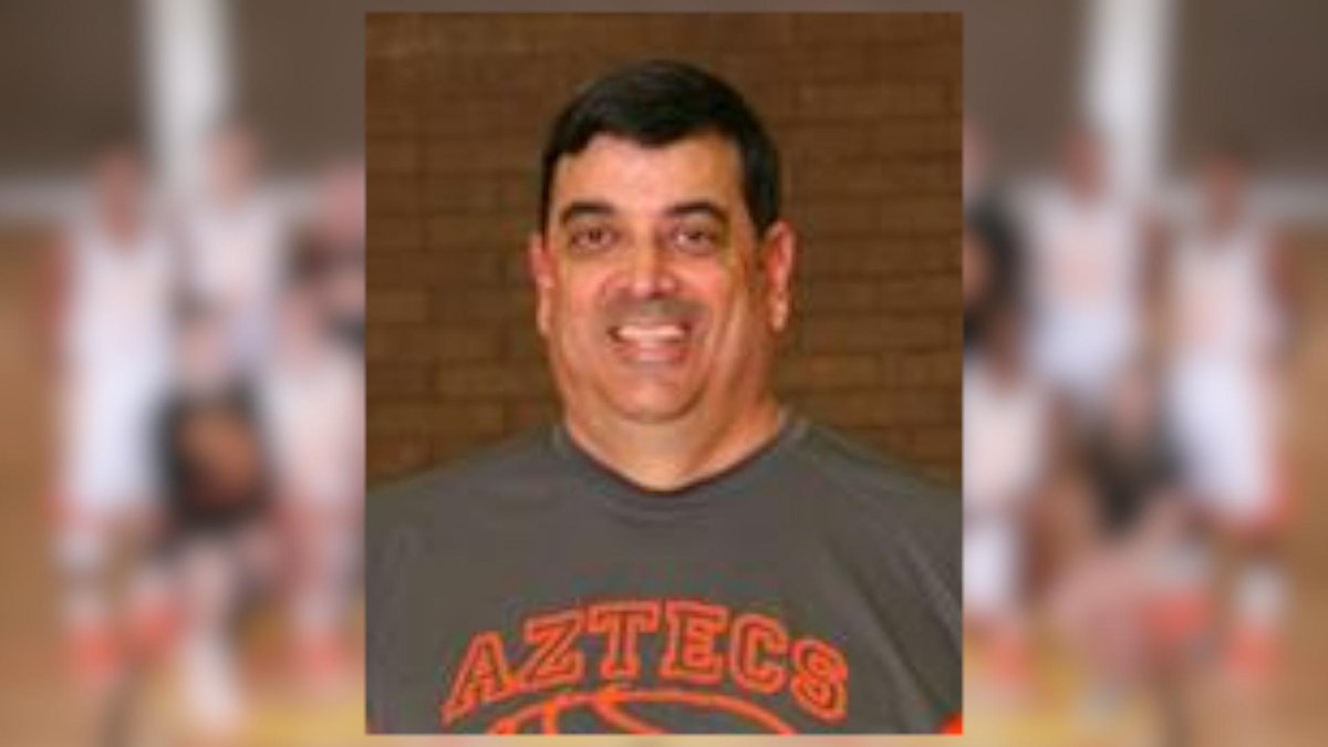 JaredCohen_'s tweet photo. Corona del Sol names new Boys Basketball Coach: http://t.co/6NAH7nWexz http://t.co/s8U1vmkE8k