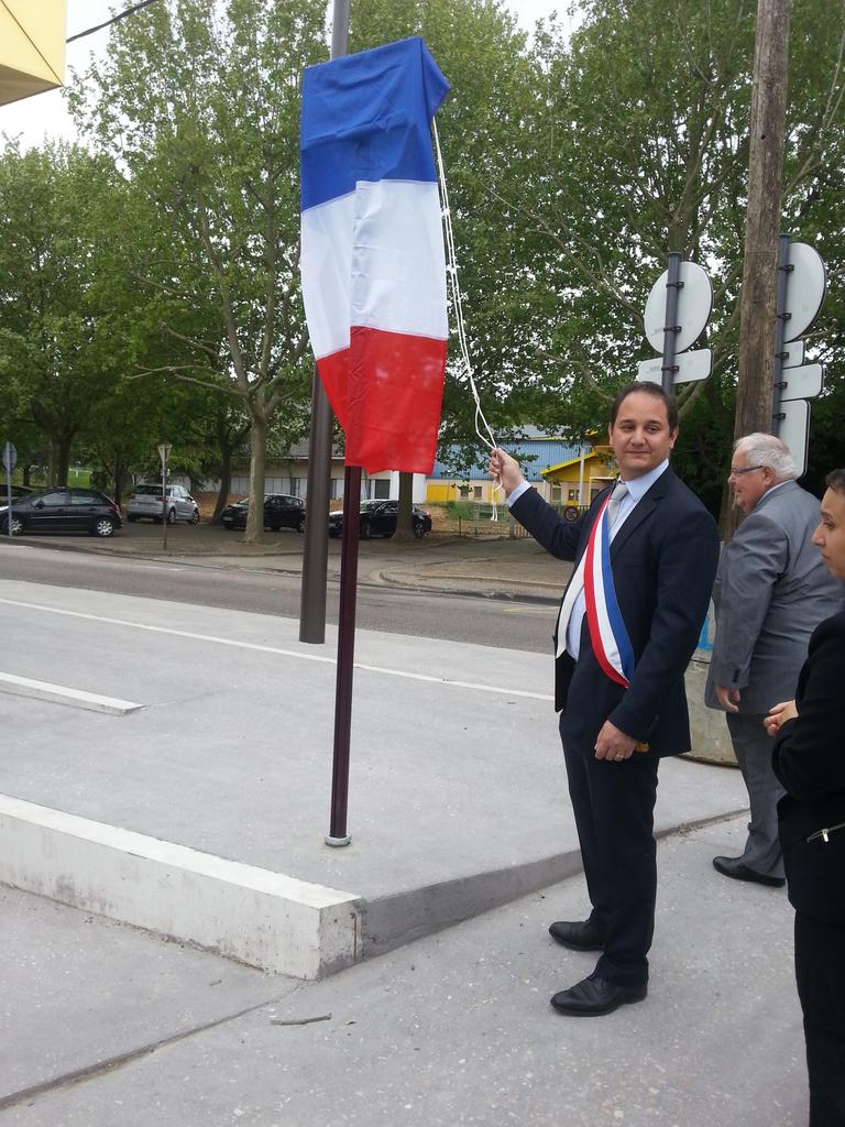 SäraH Câroñ DøúbeT tweet media