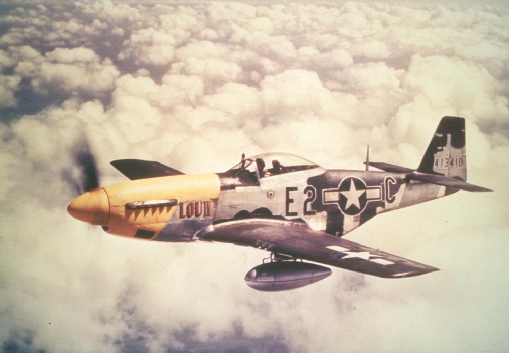 airandspace's tweet photo. On our blog - Bringing History to Life: Honoring Our #WWII Veterans http://t.co/xbWLIpy6co #WW2Flyover #VEDay70 http://t.co/aPjUW0W1XV