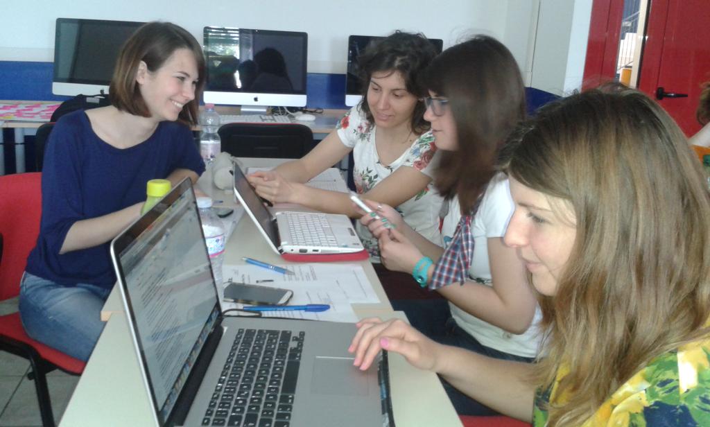 lacriscros's tweet photo. Da un prodotto nasce l'idea di un evento con studenti Mstc Vr @IUS_VE bravi ragazzi http://t.co/IOj99bkZFk