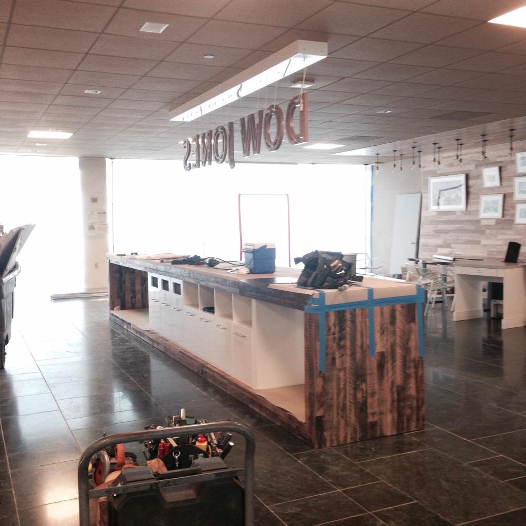 DJCoffeeBar's tweet photo. Don't worry, I'm in good hands! #MicroMarket #UnderConstruction http://t.co/4tCmCc27LK