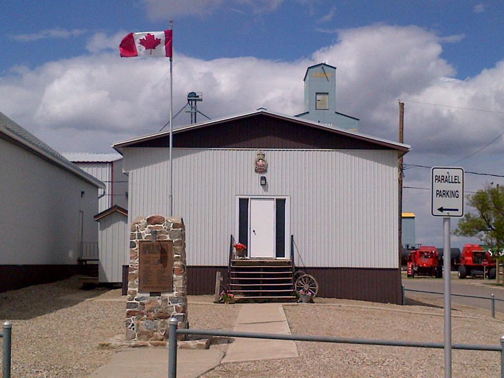 Legion Chili Night tonight! Come for Happy Hour, Supper, HES Hopper Bottom Draw and then watch the hockey game!