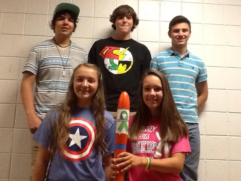 TeachLesley's tweet photo. @EastFalcons @RocketContest team packing up and heading to nationals today. #dc http://t.co/NVuo52cg4o
