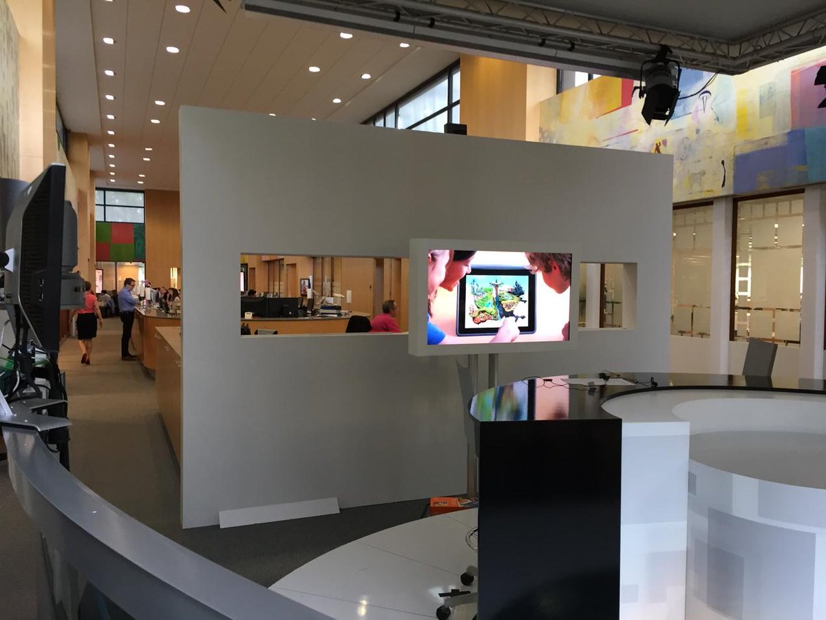 winfriedmor's tweet photo. Net opname achter de rug bij Kanaal Z nav de internationale award voor #bingel.
Vanavond in loop te zien op Z-expert. http://t.co/BFWt4kLW1n