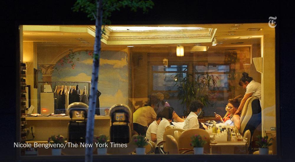 While customers get pretty nails, manicurists suffer miscarriages and asthma nyti.ms/1bCKNhT